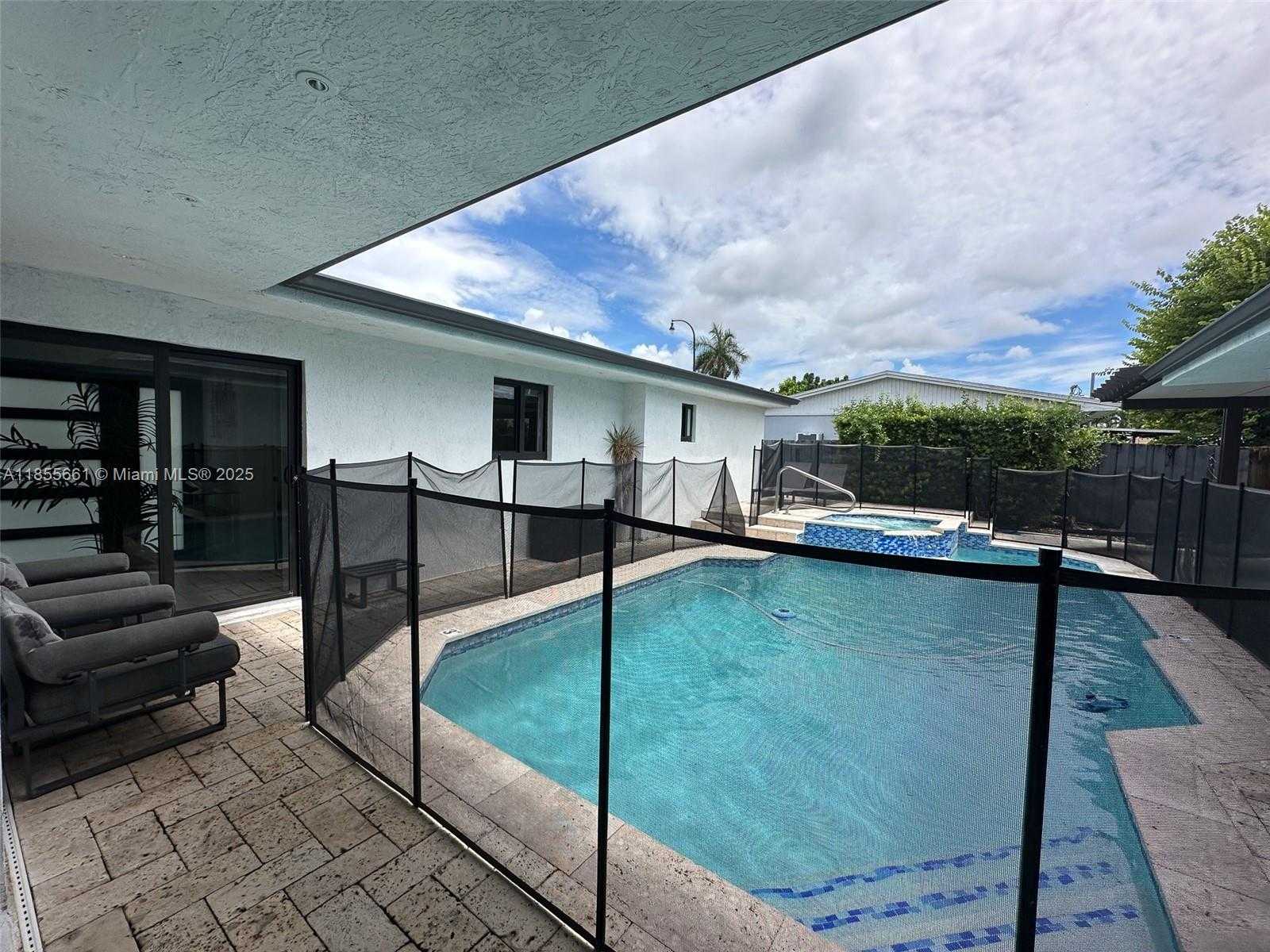 Small Image of 9426 CARIBBEAN BLVD, Cutler Bay Number 45