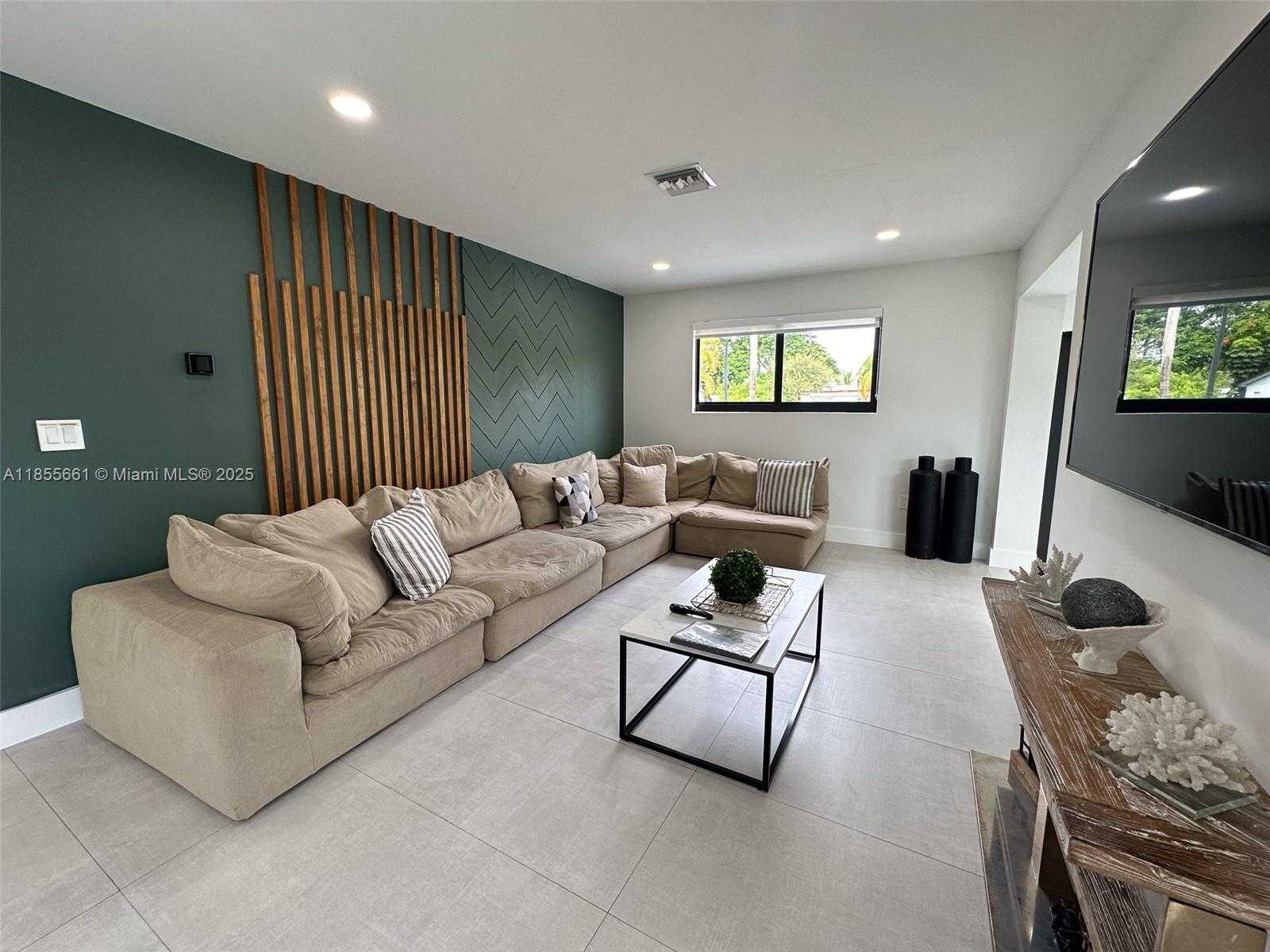 Small Image of 9426 CARIBBEAN BLVD, Cutler Bay Number 5