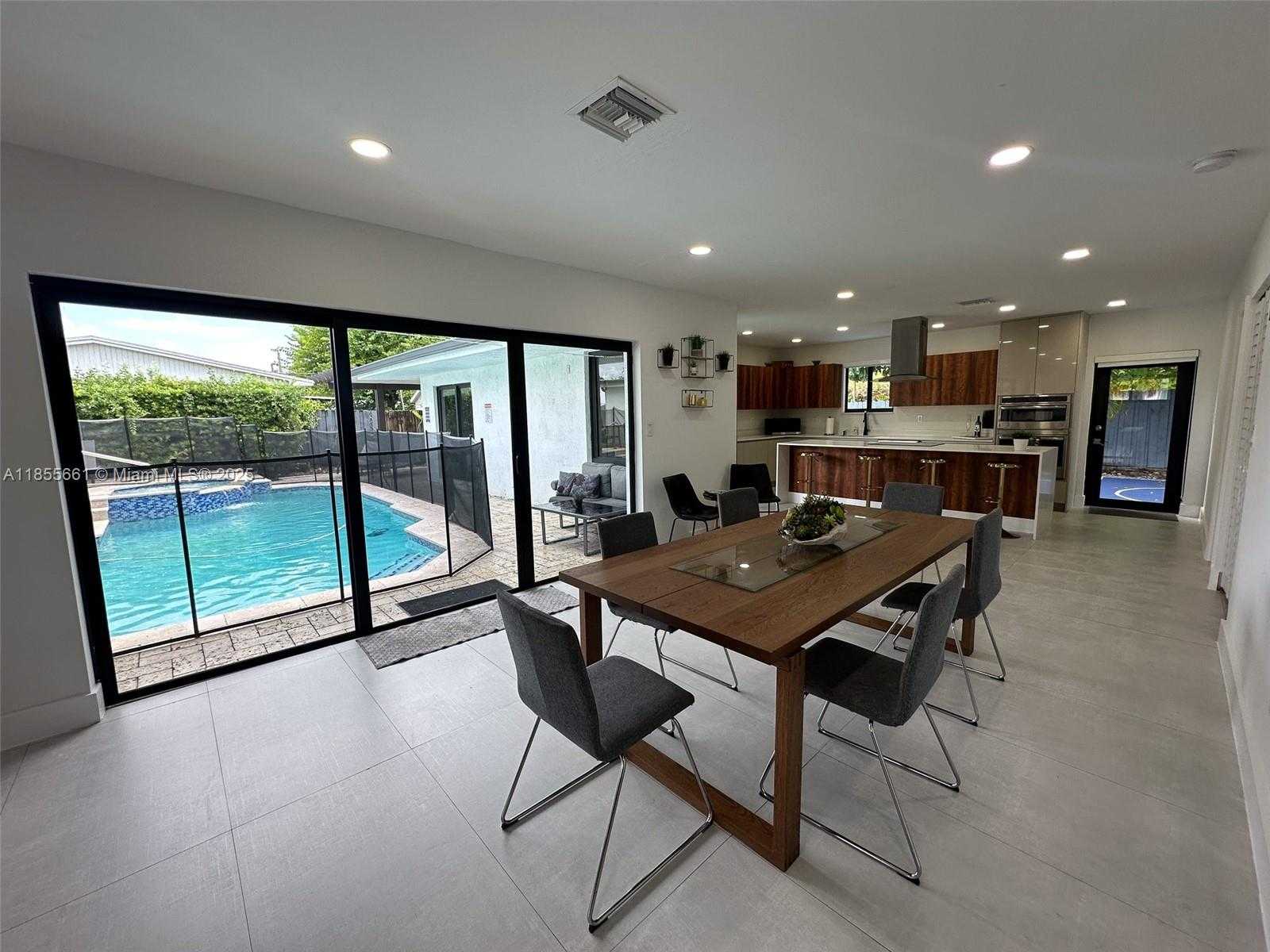 Small Image of 9426 CARIBBEAN BLVD, Cutler Bay Number 6