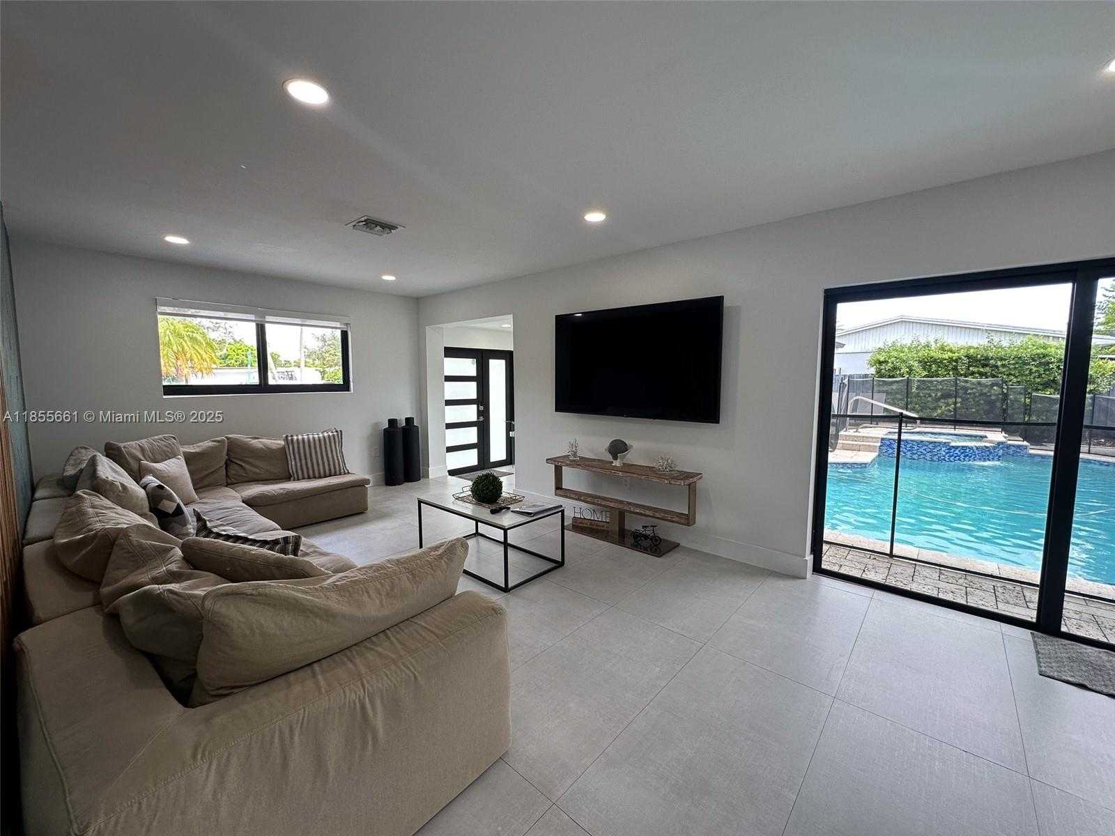 Small Image of 9426 CARIBBEAN BLVD, Cutler Bay Number 7