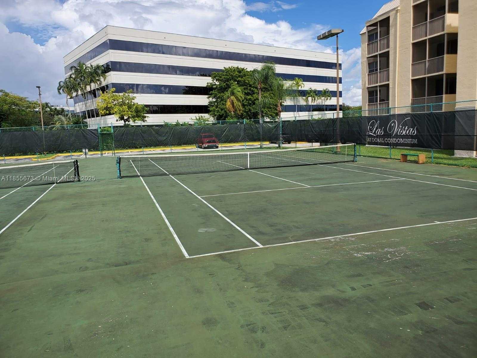 Small Image of 8245 LAKE DR #205, Doral Number 14