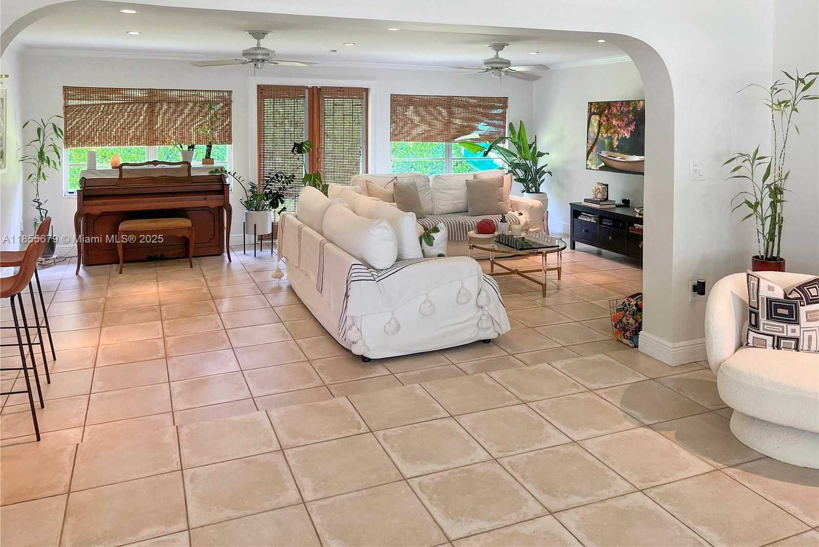 Small Image of 4611 SOUTH WEST 82ND CT, Miami Number 13