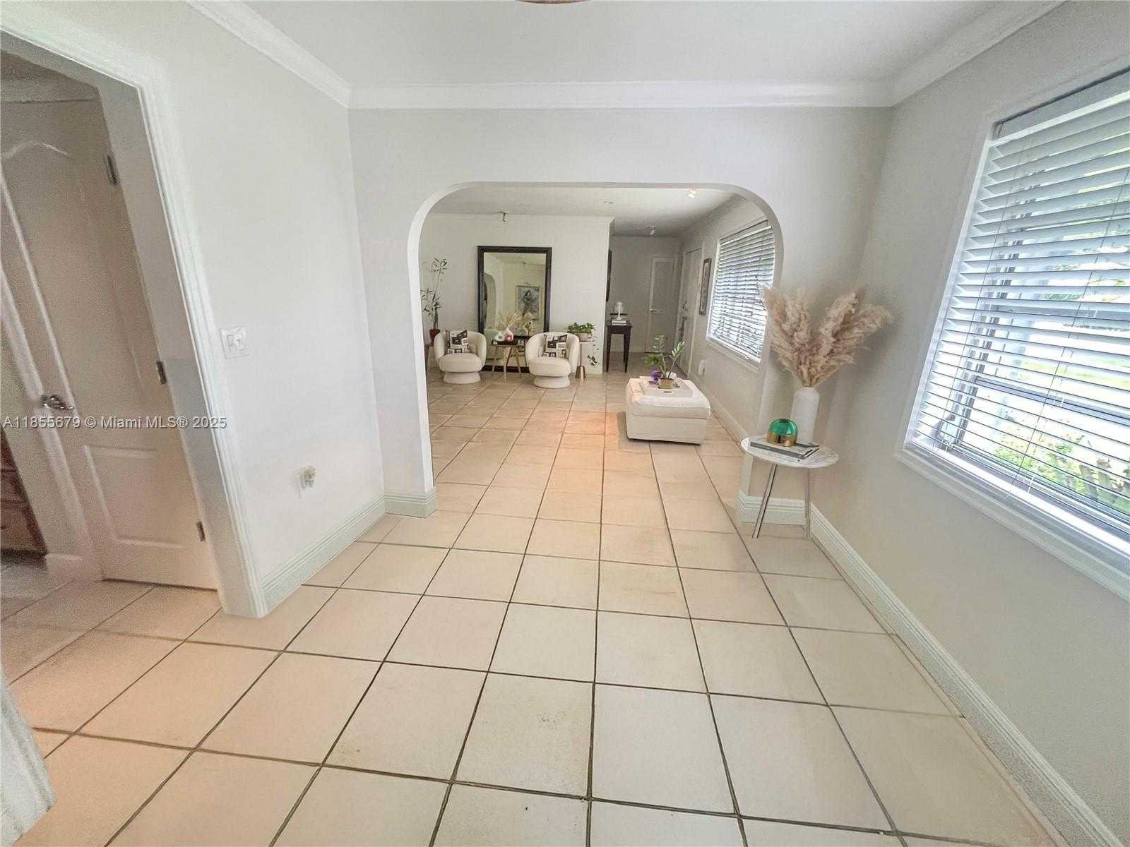 Small Image of 4611 SOUTH WEST 82ND CT, Miami Number 18