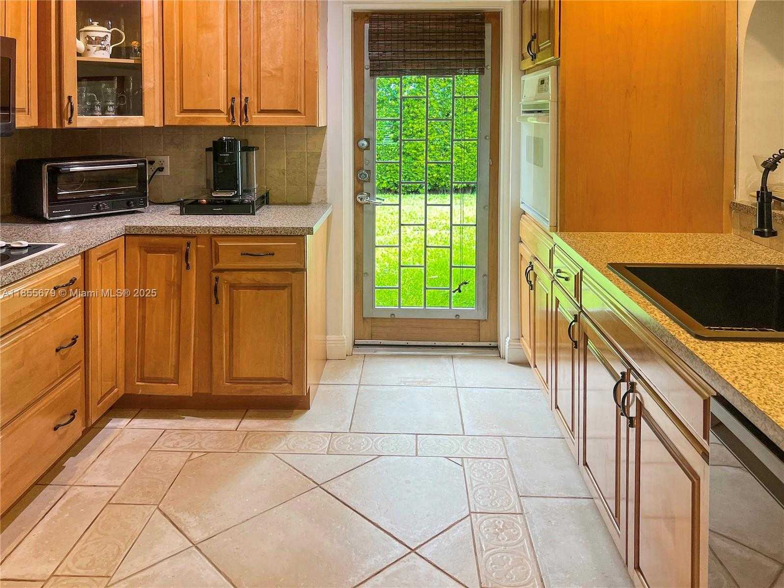 Small Image of 4611 SOUTH WEST 82ND CT, Miami Number 32