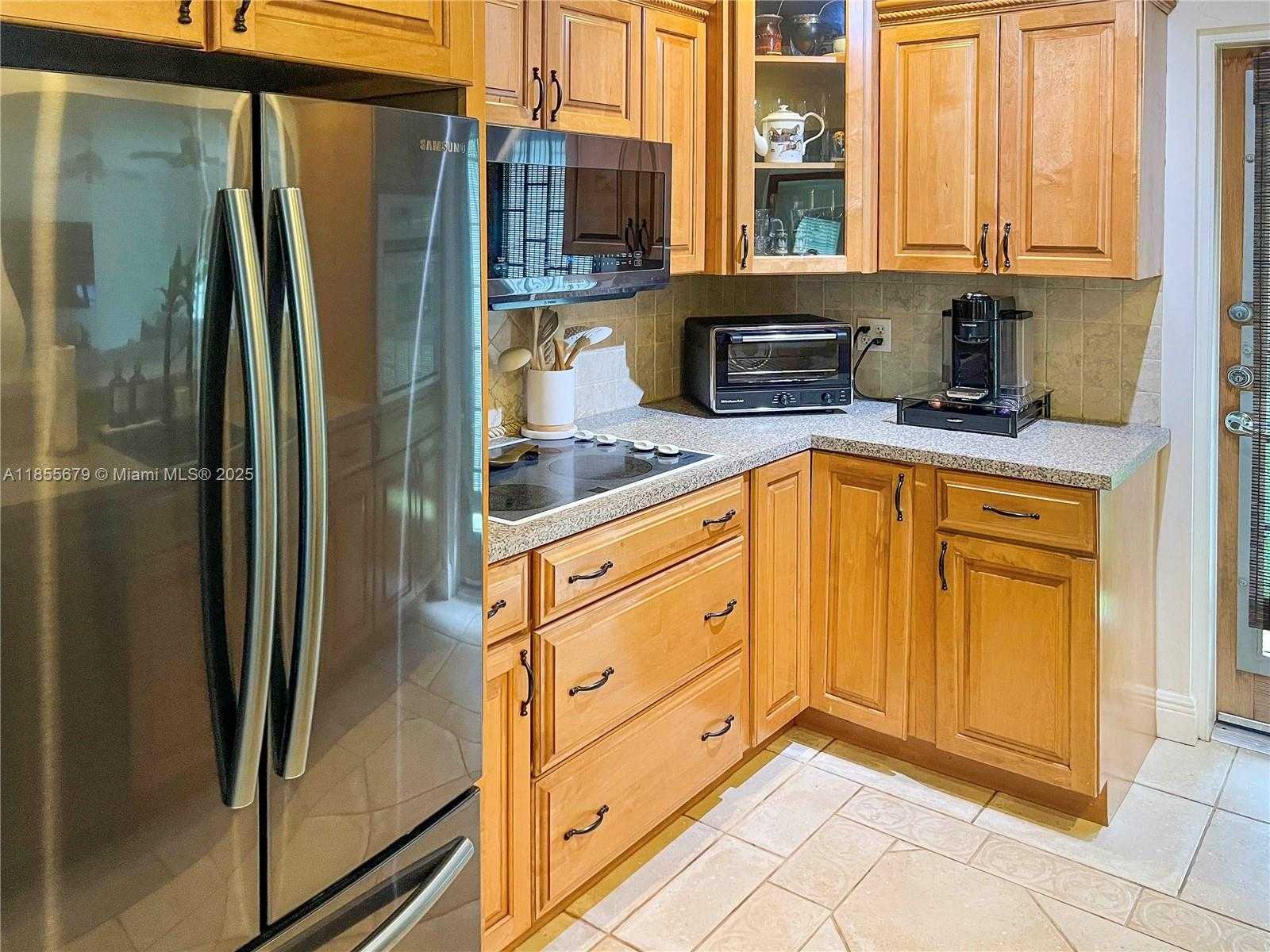Small Image of 4611 SOUTH WEST 82ND CT, Miami Number 34