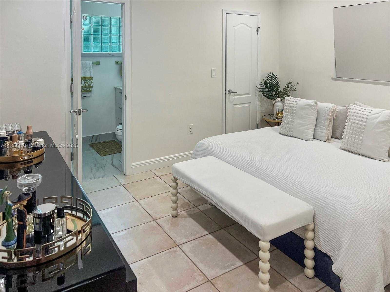 Small Image of 4611 SOUTH WEST 82ND CT, Miami Number 47