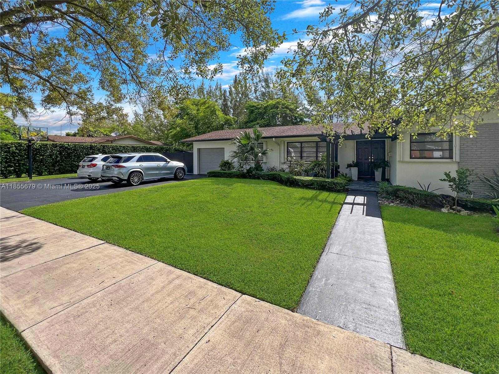 Small Image of 4611 SOUTH WEST 82ND CT, Miami Number 5