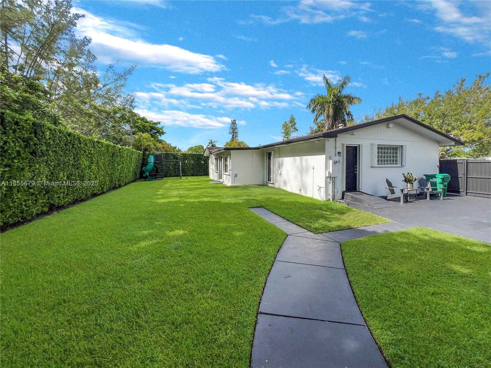 Small Image of 4611 SOUTH WEST 82ND CT, Miami Number 50