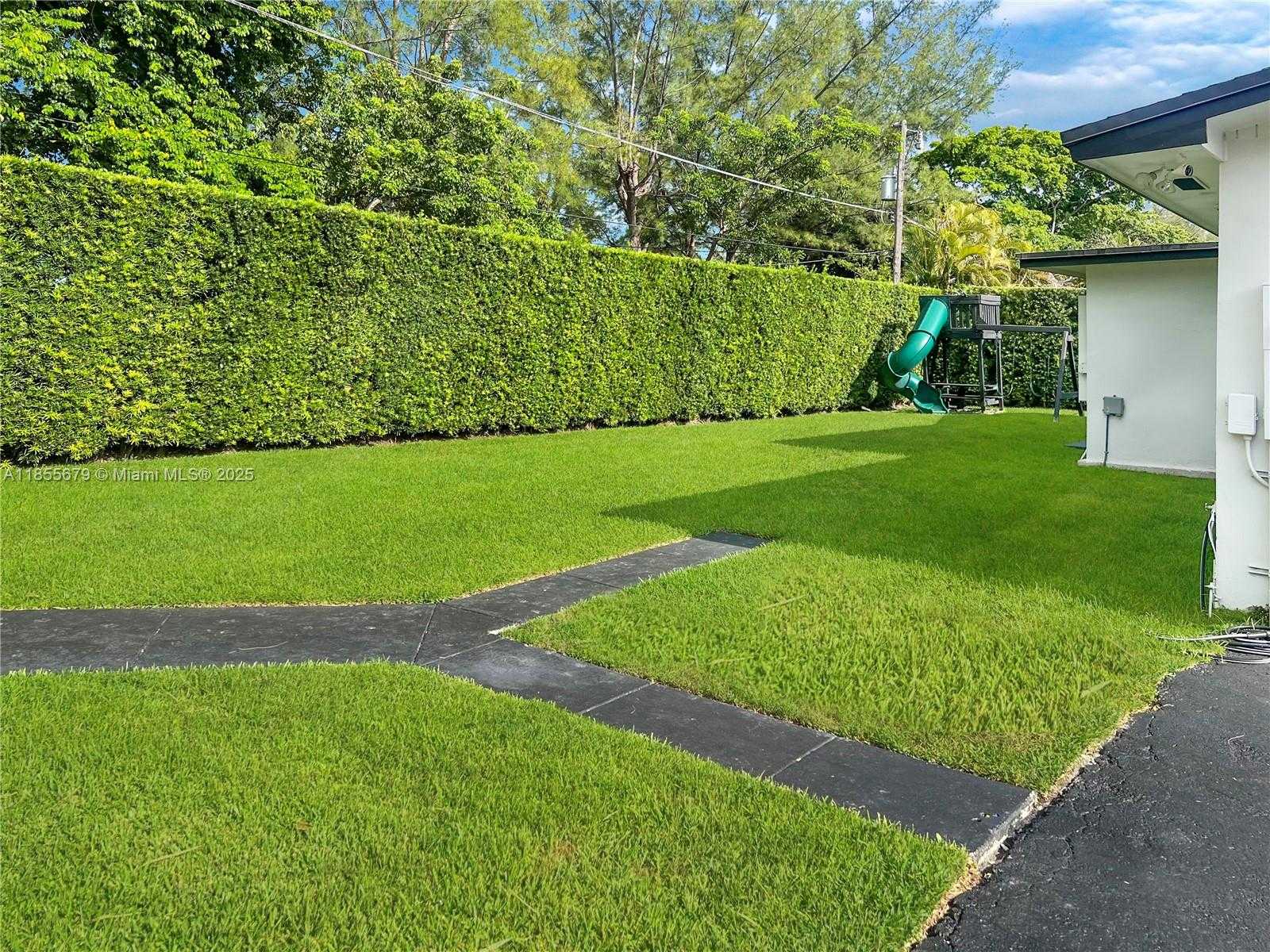 Small Image of 4611 SOUTH WEST 82ND CT, Miami Number 53