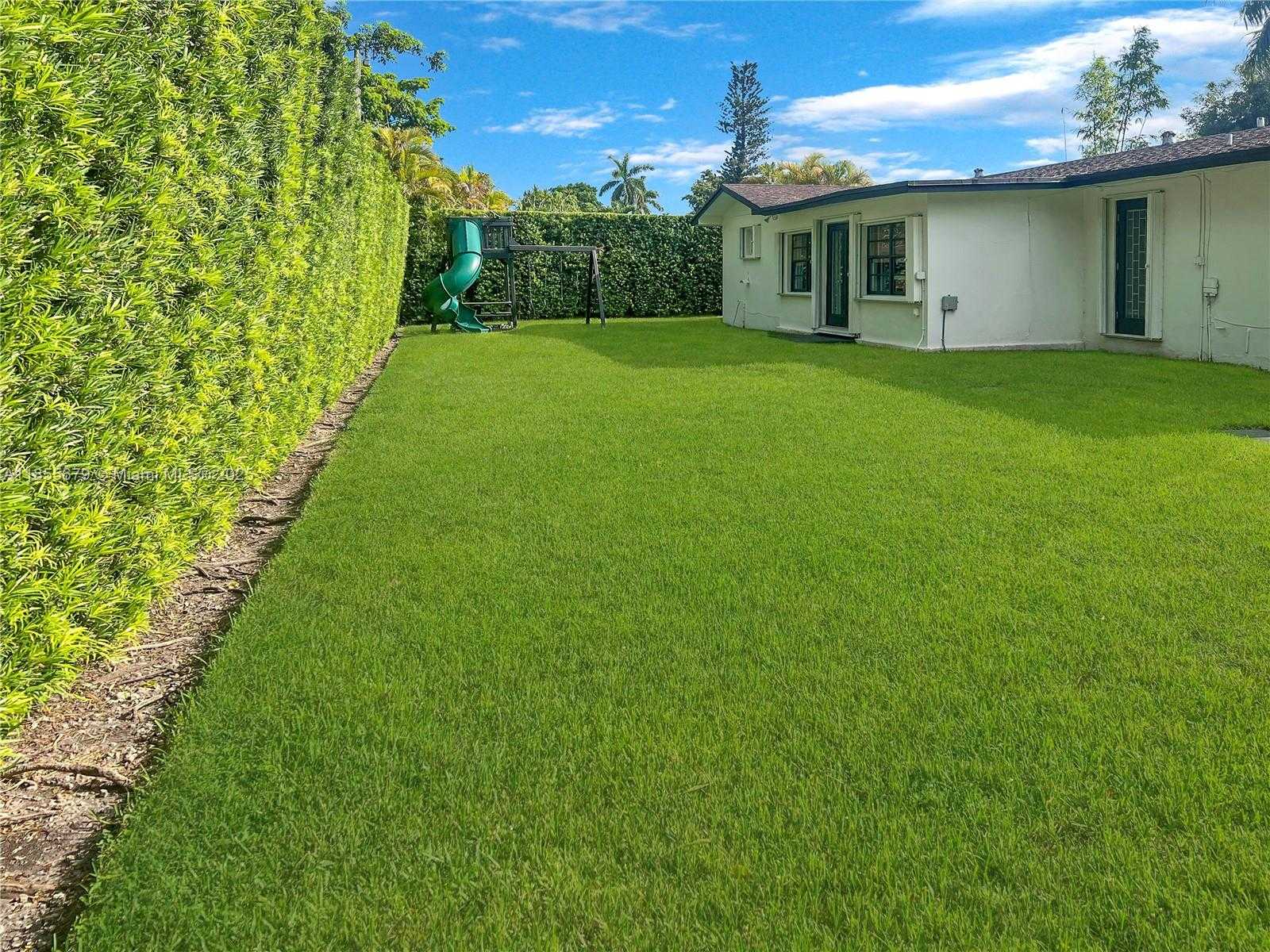 Small Image of 4611 SOUTH WEST 82ND CT, Miami Number 54