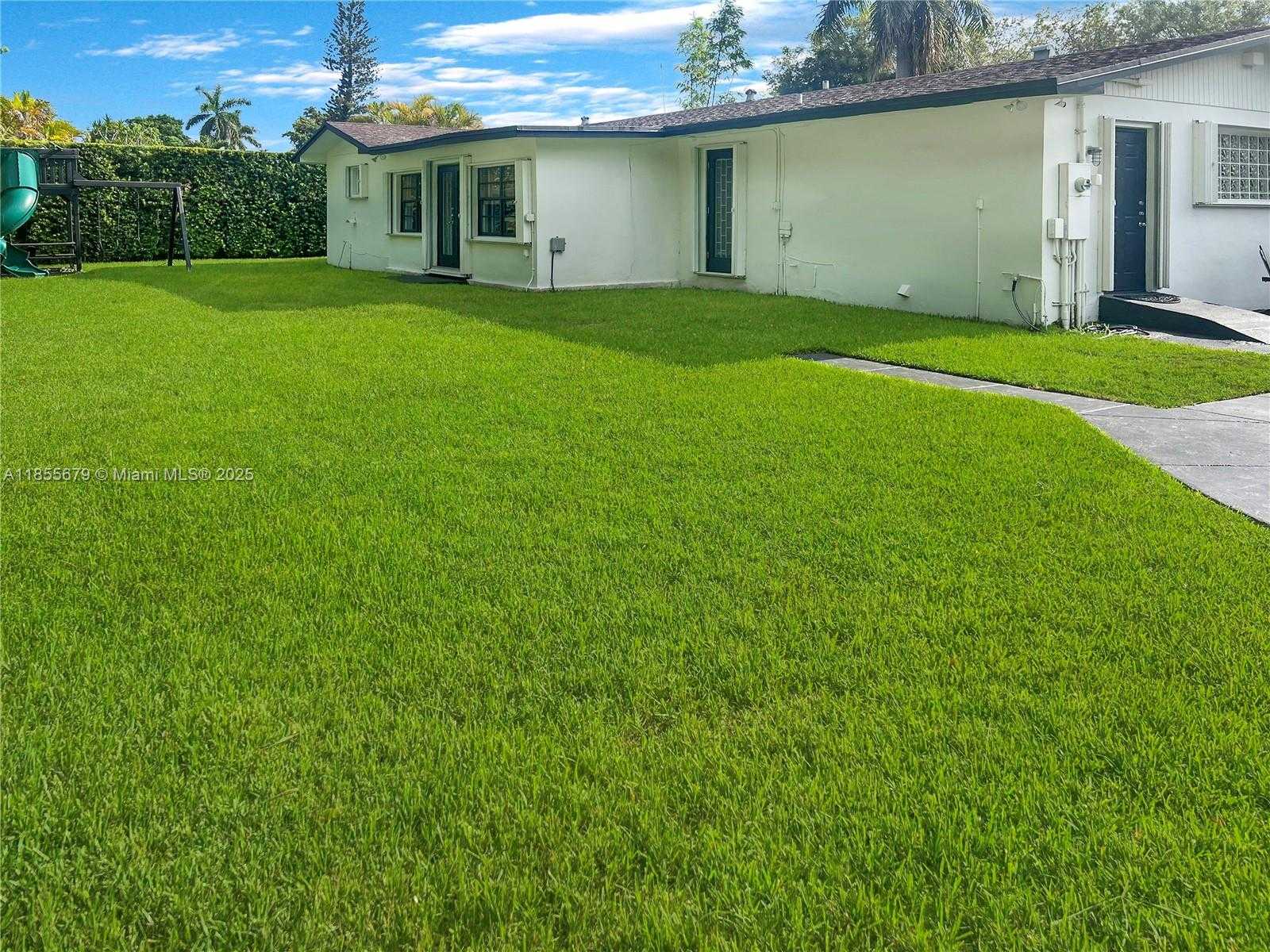 Small Image of 4611 SOUTH WEST 82ND CT, Miami Number 6