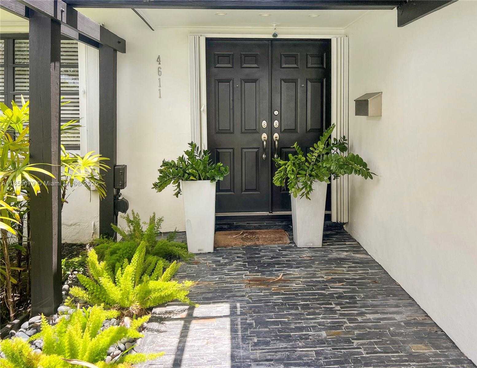 Small Image of 4611 SOUTH WEST 82ND CT, Miami Number 8