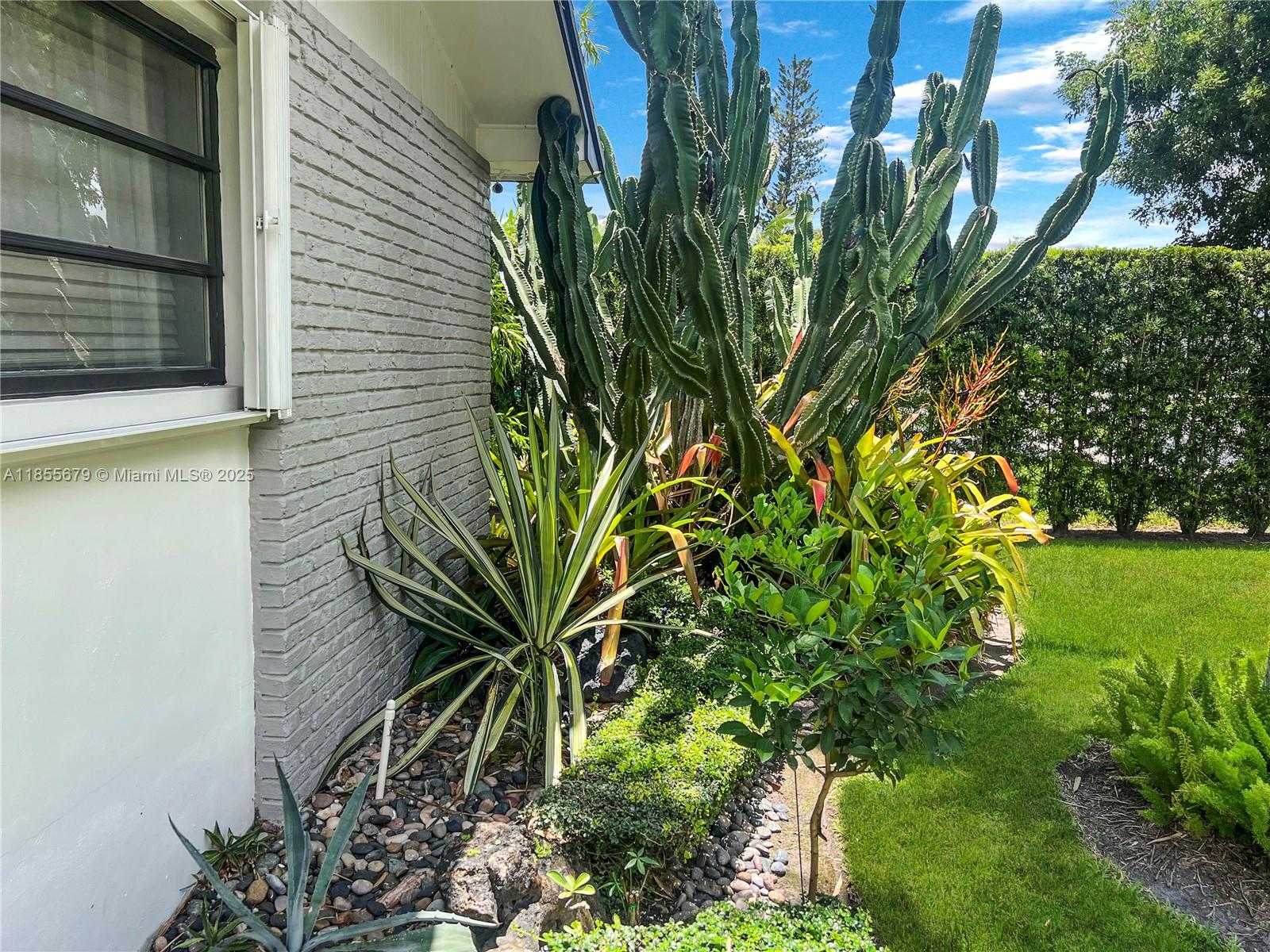 Small Image of 4611 SOUTH WEST 82ND CT, Miami Number 9