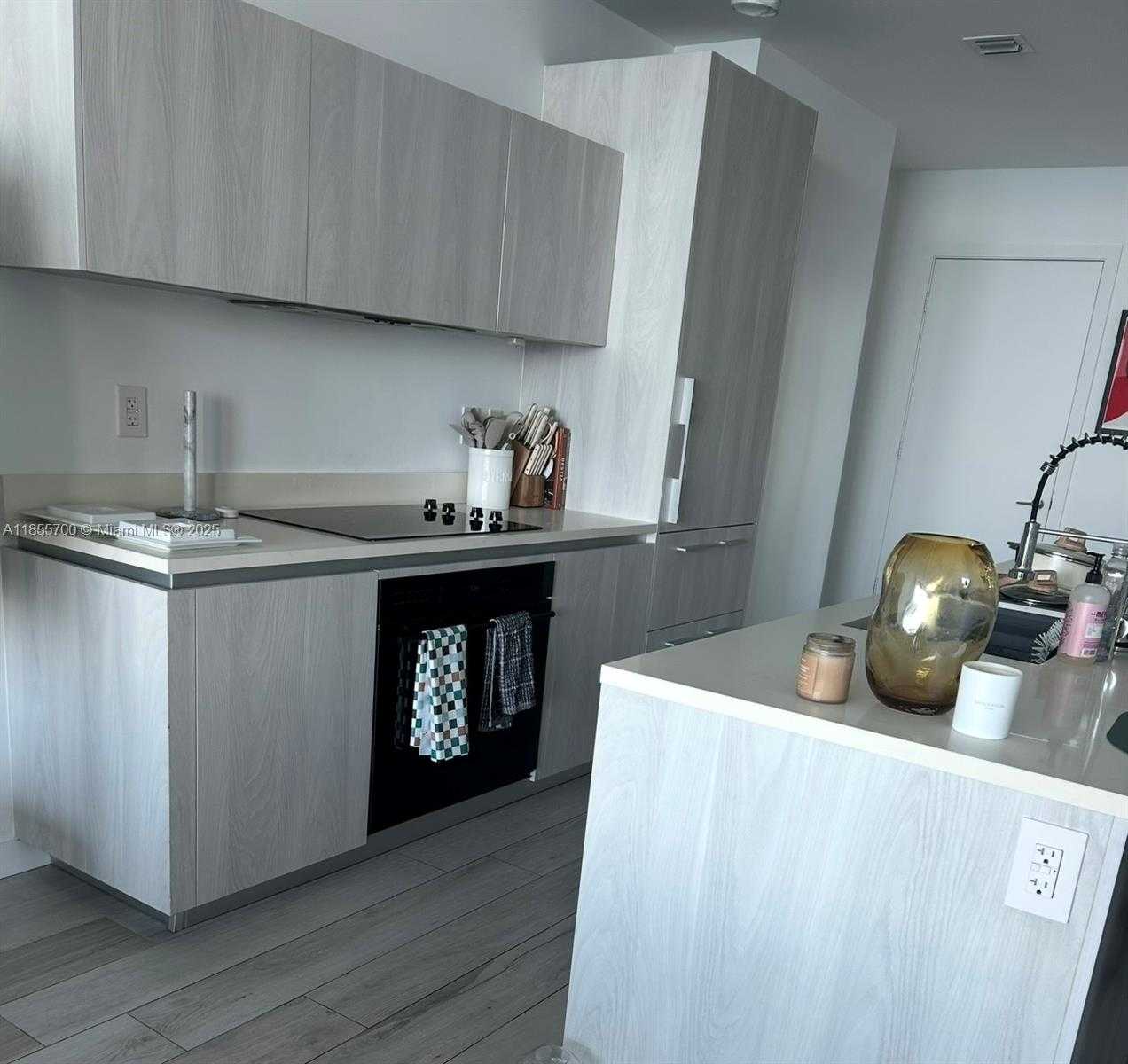 Small Image of 480 NORTH EAST 31ST ST #905, Miami Number 2