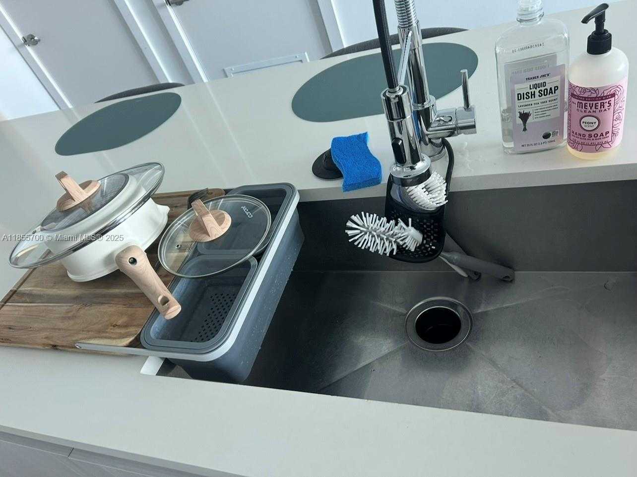 Small Image of 480 NORTH EAST 31ST ST #905, Miami Number 3