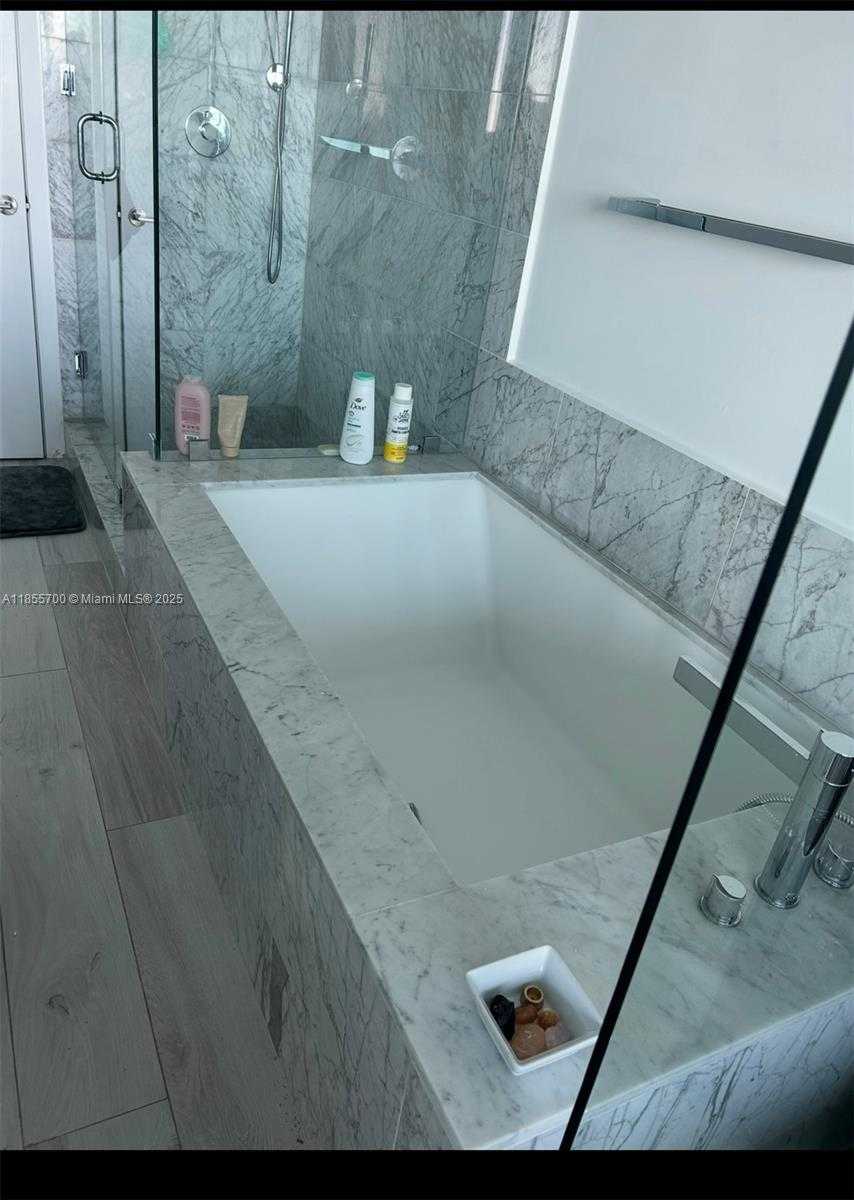 Small Image of 480 NORTH EAST 31ST ST #905, Miami Number 5