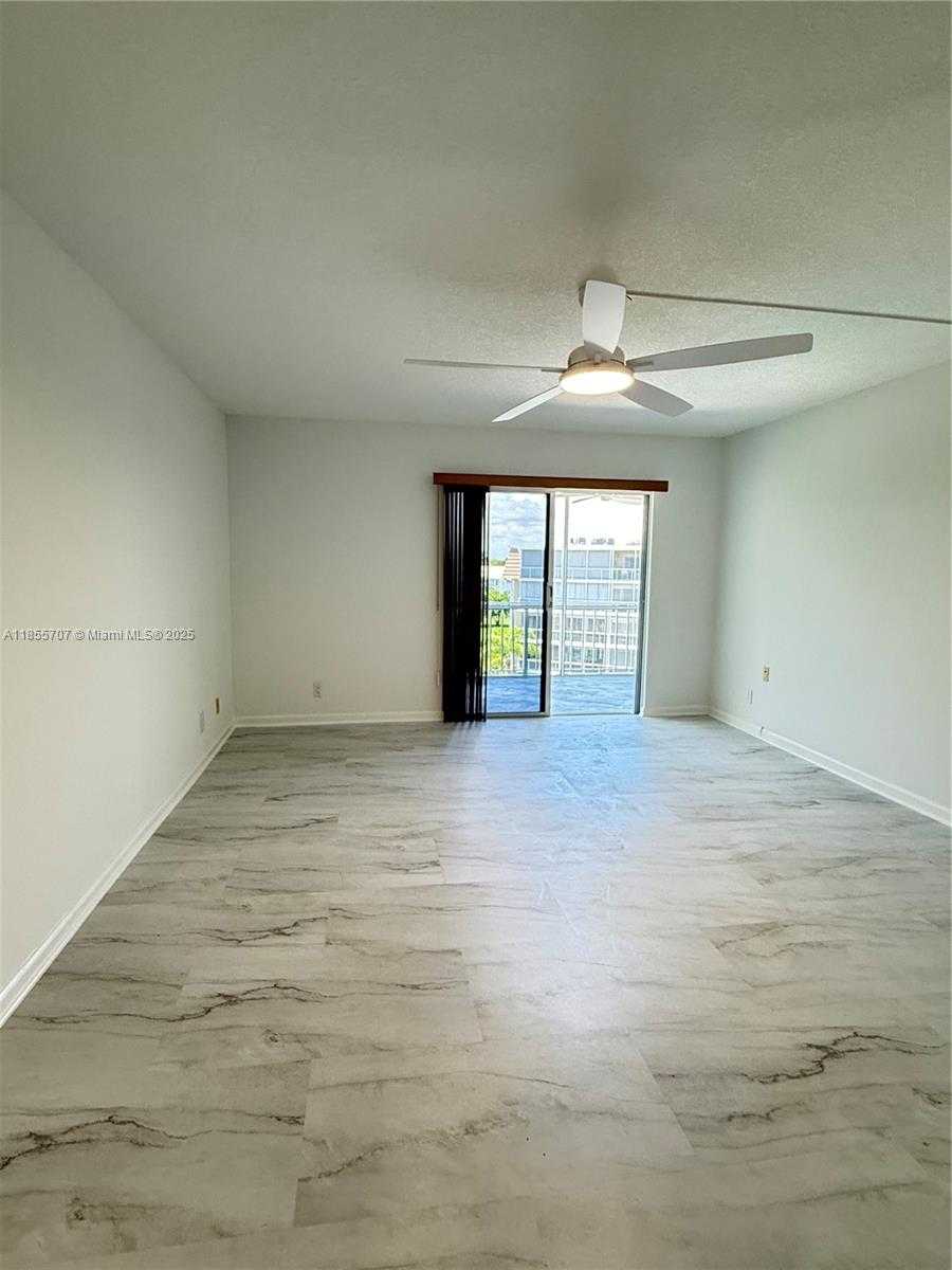 Small Image of 250 John F Kennedy Dr, Atlantis, FL 33462, USA Number 17