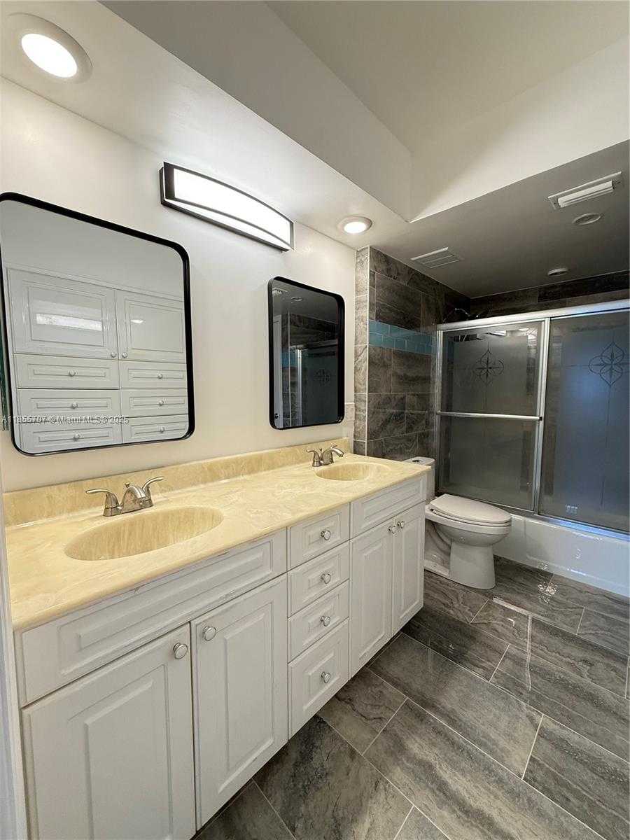 Small Image of 250 John F Kennedy Dr, Atlantis, FL 33462, USA Number 25