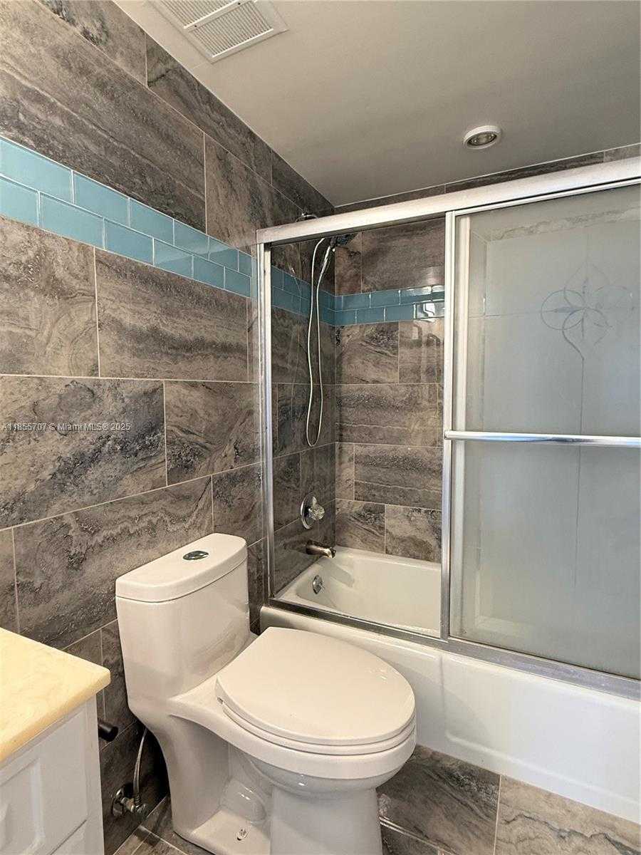 Small Image of 250 John F Kennedy Dr, Atlantis, FL 33462, USA Number 27