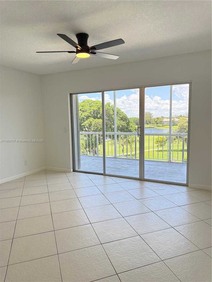 Small Image of 250 John F Kennedy Dr, Atlantis, FL 33462, USA Number 9