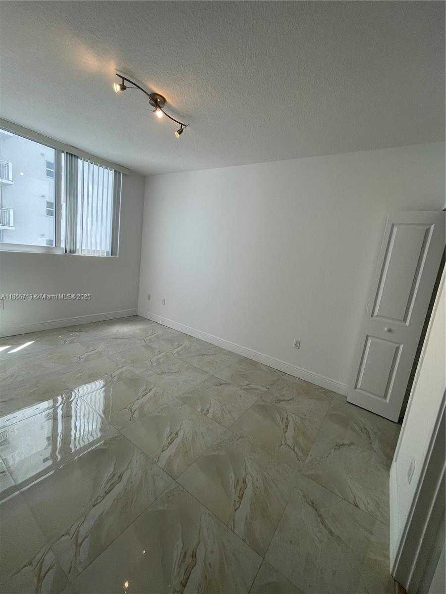 Small Image of 170 SOUTH EAST 14TH ST #1904, Miami Number 12