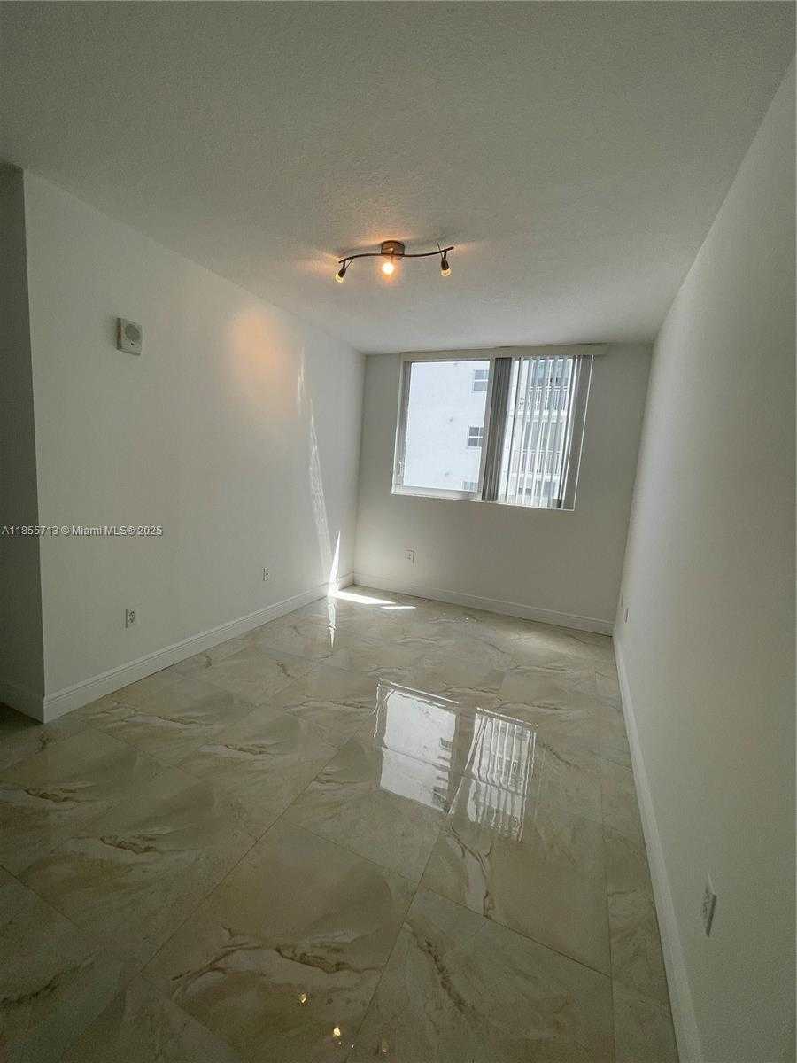 Small Image of 170 SOUTH EAST 14TH ST #1904, Miami Number 15