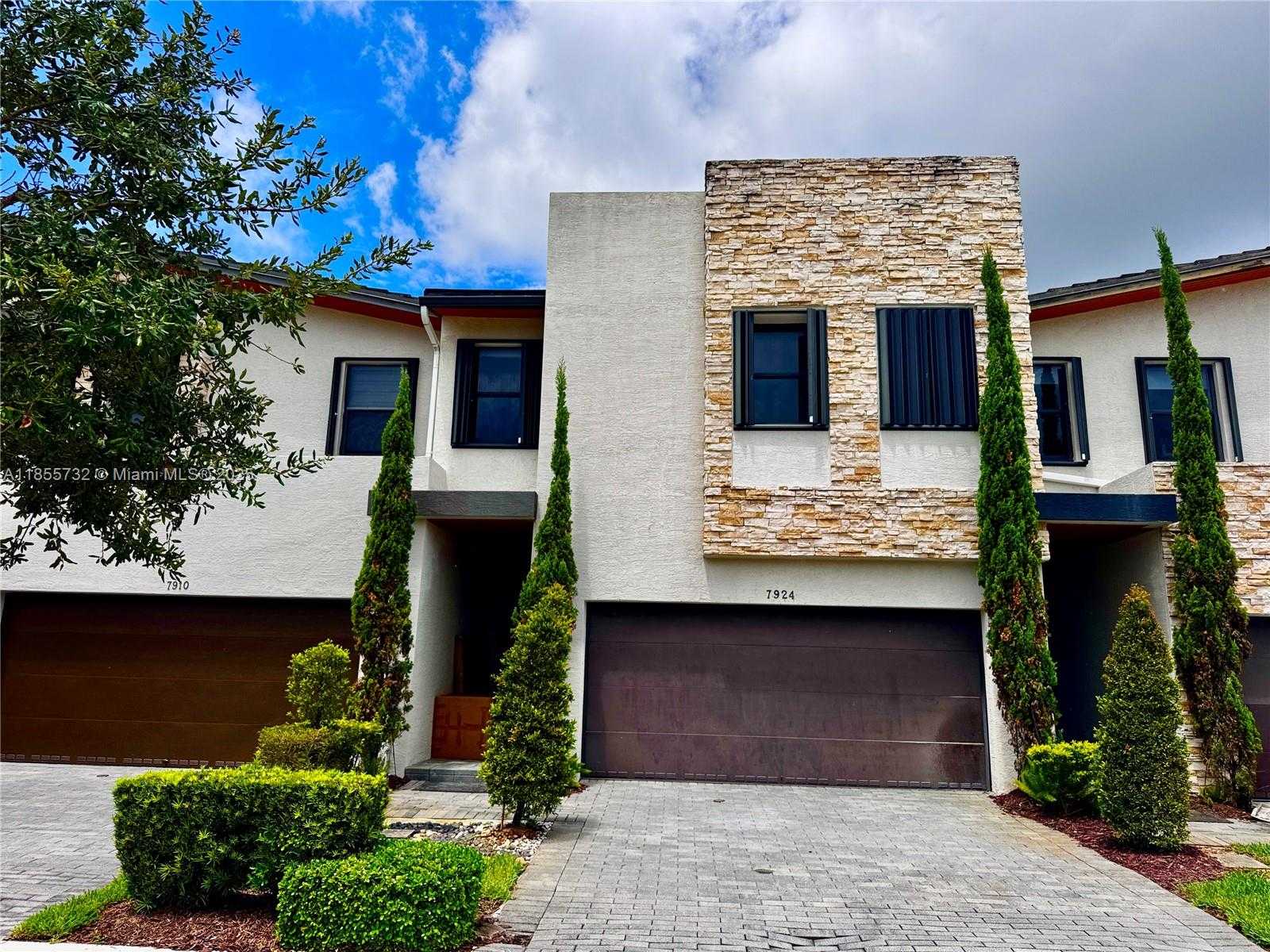 Small Image of 7924 NORTH WEST 105TH AVE #7924, Doral Number 2