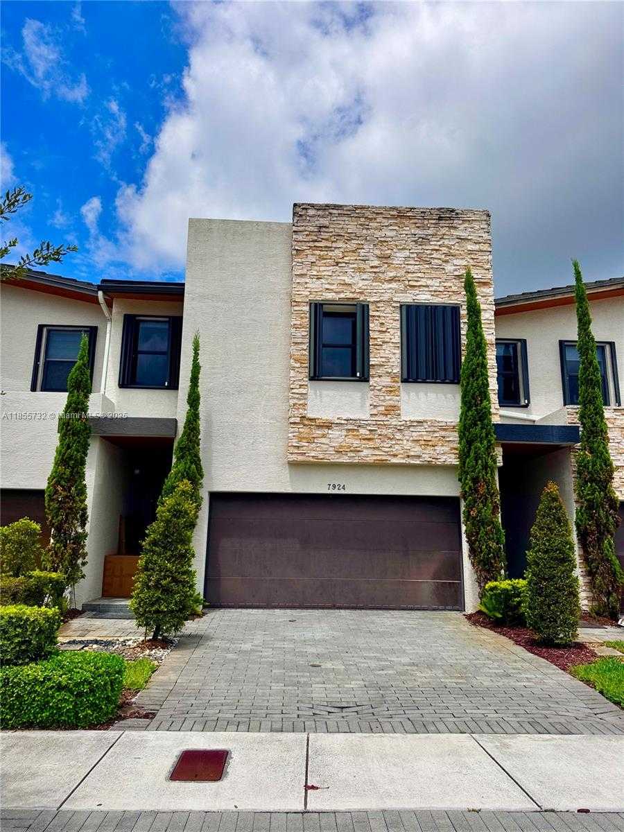 Small Image of 7924 NORTH WEST 105TH AVE #7924, Doral Number 21