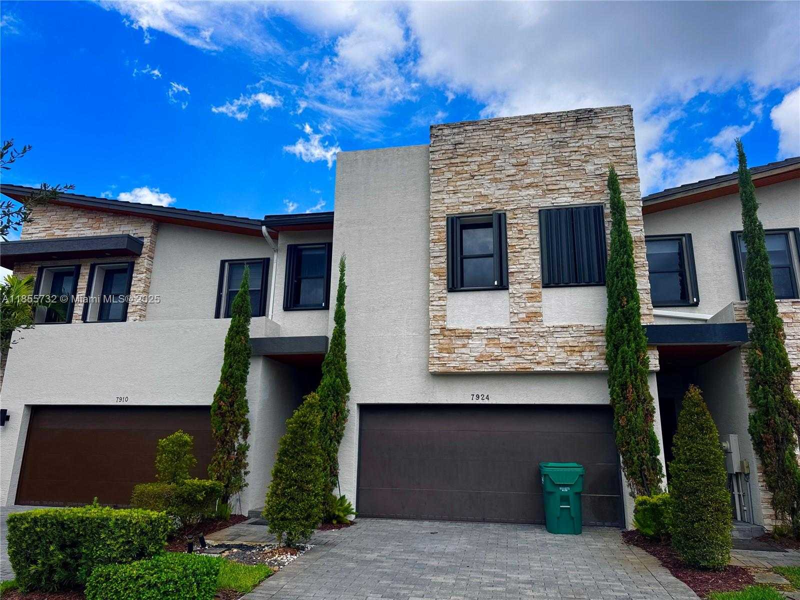 Small Image of 7924 NORTH WEST 105TH AVE #7924, Doral Number 22