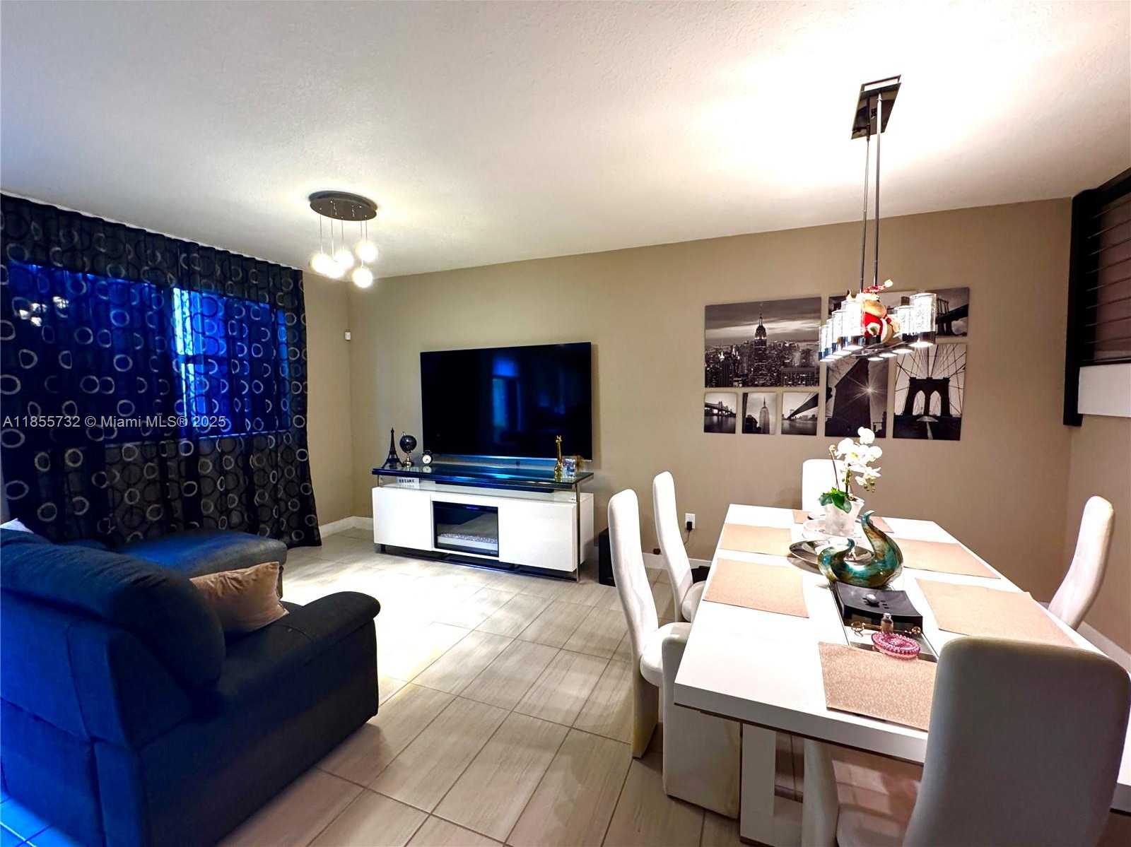 Small Image of 7924 NORTH WEST 105TH AVE #7924, Doral Number 3
