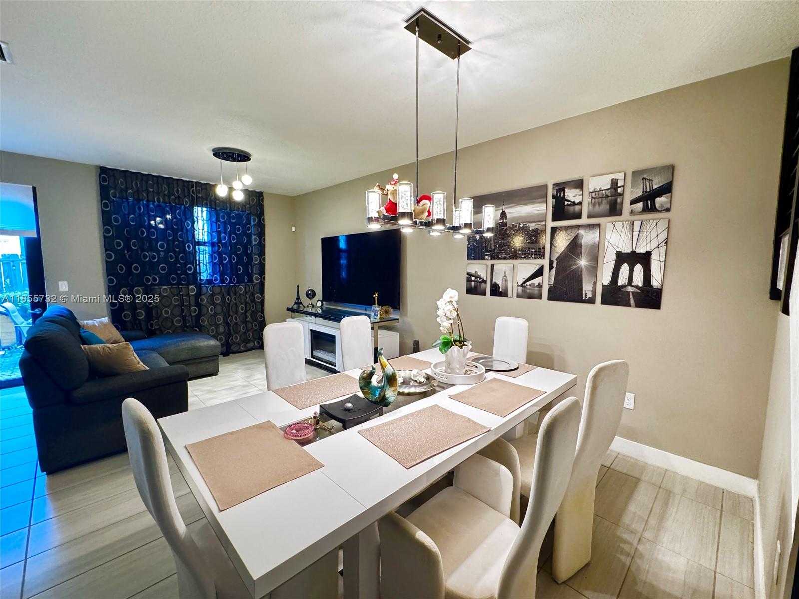 Small Image of 7924 NORTH WEST 105TH AVE #7924, Doral Number 4