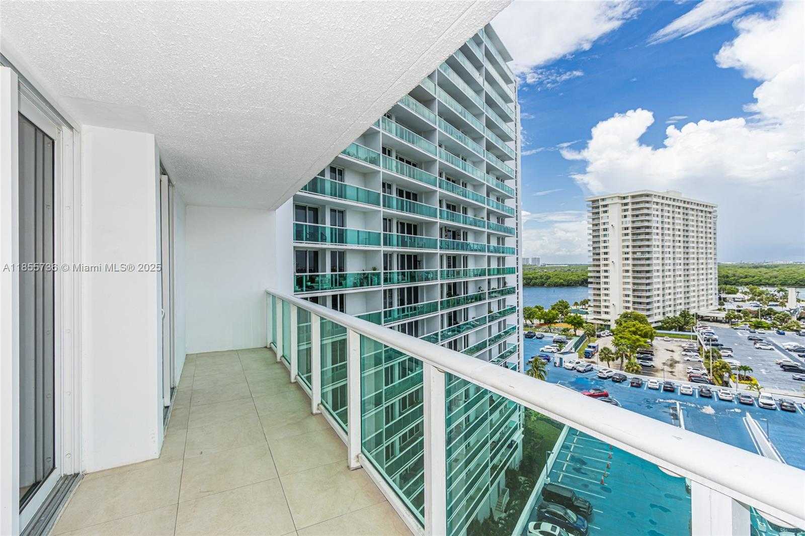 Small Image of 100 BAYVIEW DR #1102, Sunny Isles Beach Number 35