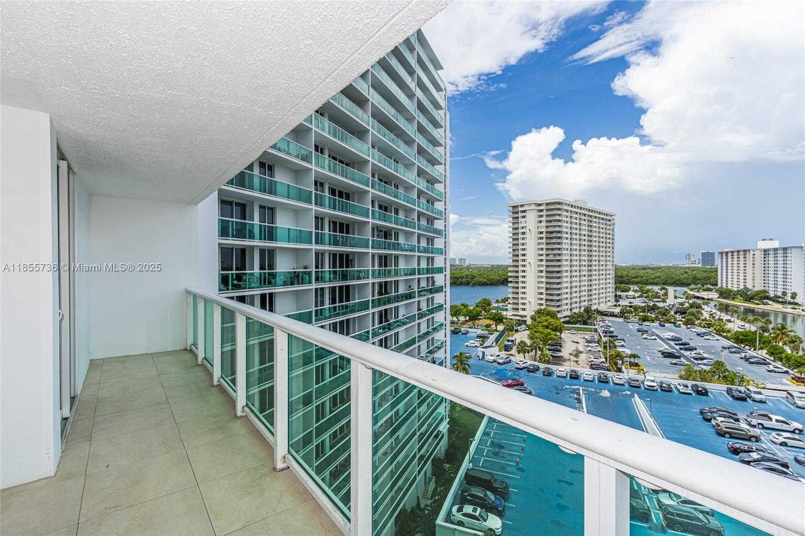 Small Image of 100 BAYVIEW DR #1102, Sunny Isles Beach Number 36