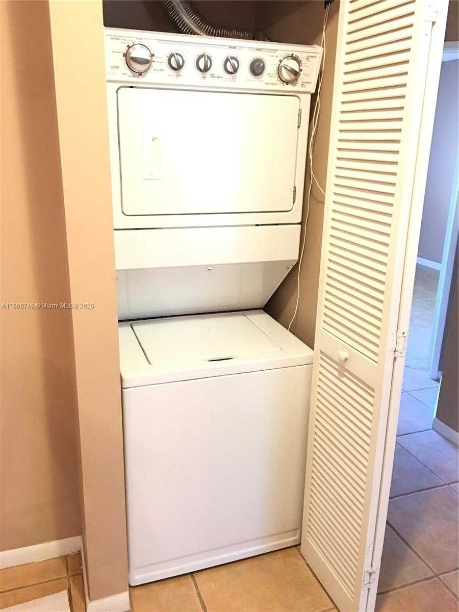 Small Image of 15731 SOUTH WEST 137TH AVE #201, Miami Number 12