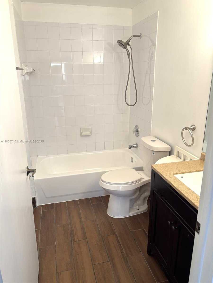 Small Image of 15731 SOUTH WEST 137TH AVE #201, Miami Number 5