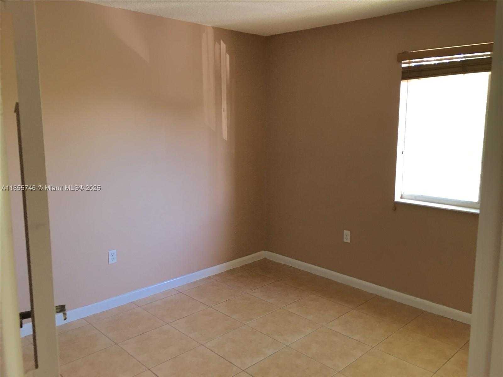 Small Image of 15731 SOUTH WEST 137TH AVE #201, Miami Number 6