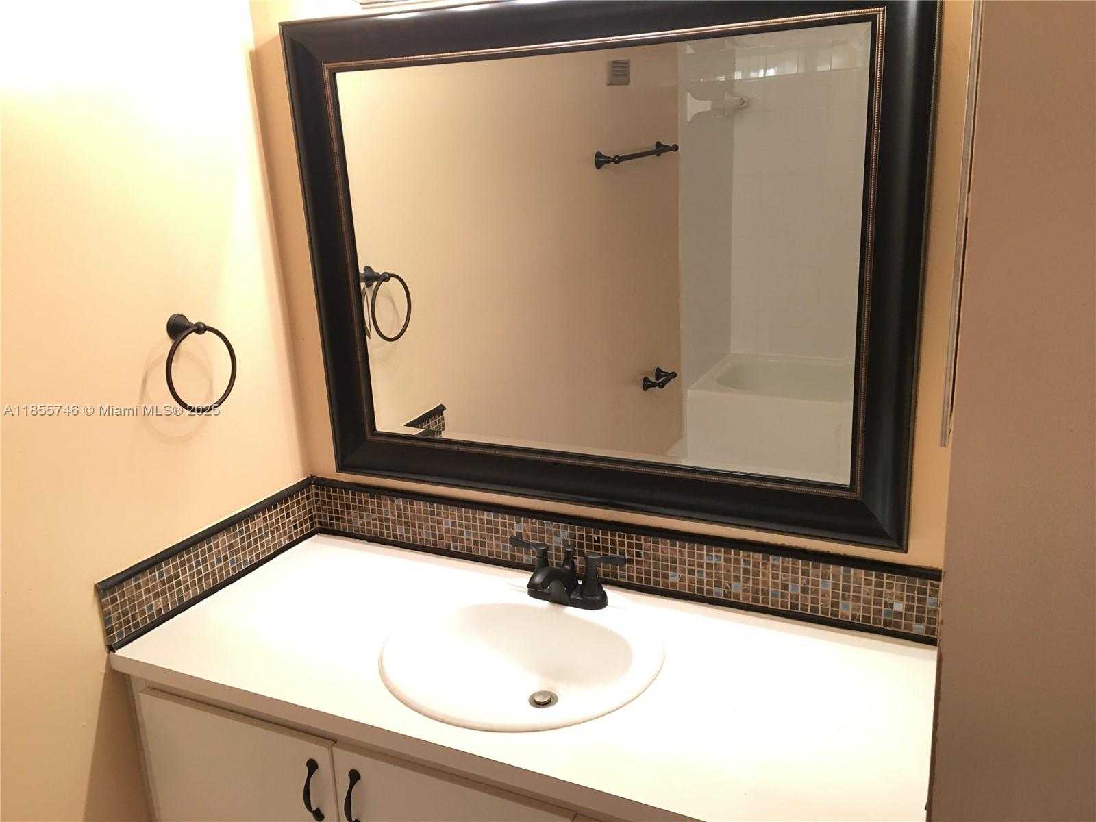 Small Image of 15731 SOUTH WEST 137TH AVE #201, Miami Number 8