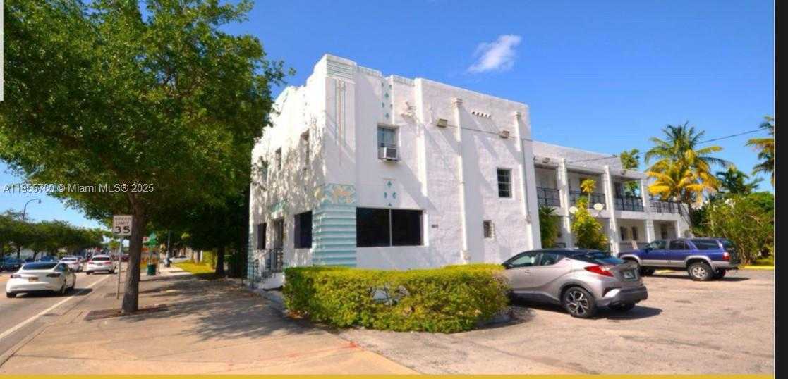 Small Image of 8411 BISCAYNE BLVD #8, Miami Number 7