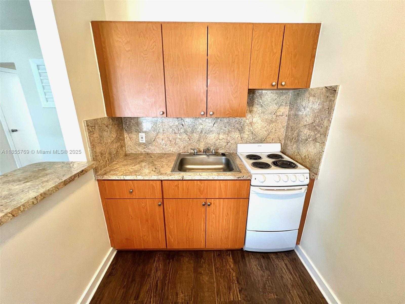 Small Image of 692 NORTH EAST 85TH ST #6, Miami Number 3