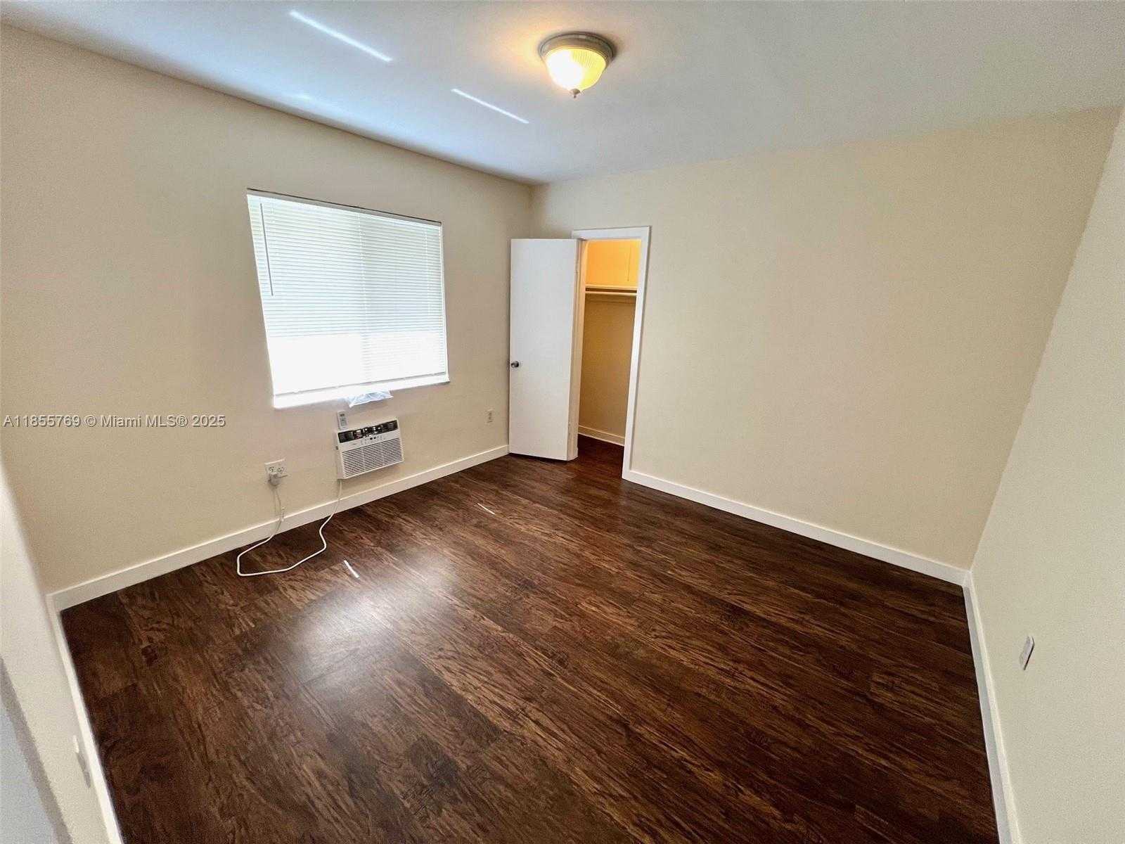 Small Image of 692 NORTH EAST 85TH ST #6, Miami Number 4