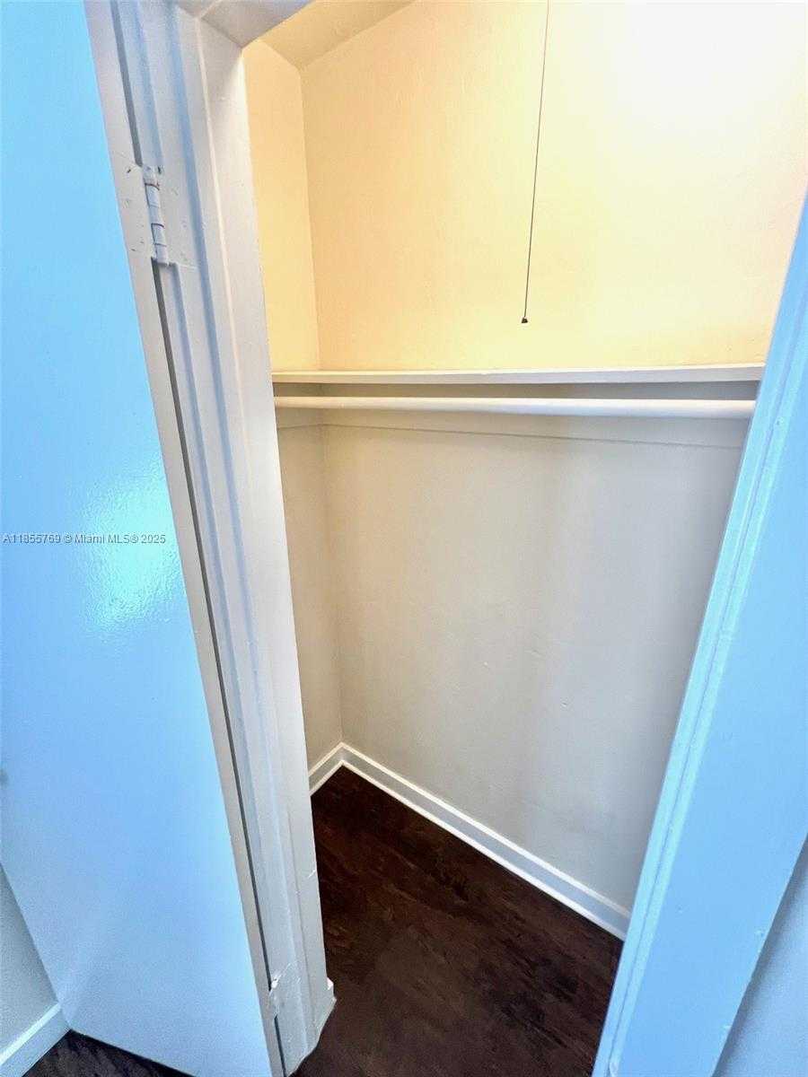 Small Image of 692 NORTH EAST 85TH ST #6, Miami Number 7