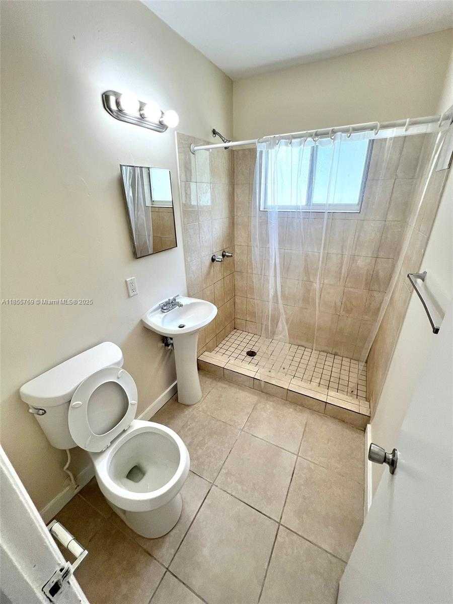 Small Image of 692 NORTH EAST 85TH ST #6, Miami Number 8
