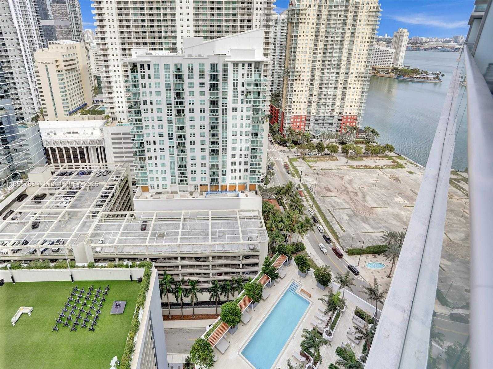 Small Image of 1300 BRICKELL BAY DR #2702, Miami Number 41