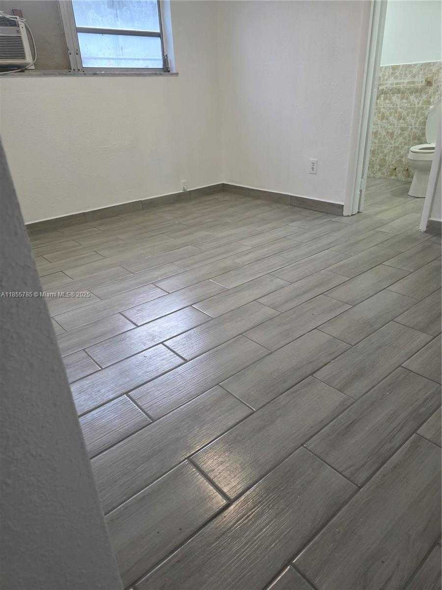 Small Image of 359 WEST 12TH ST #2, Hialeah Number 10