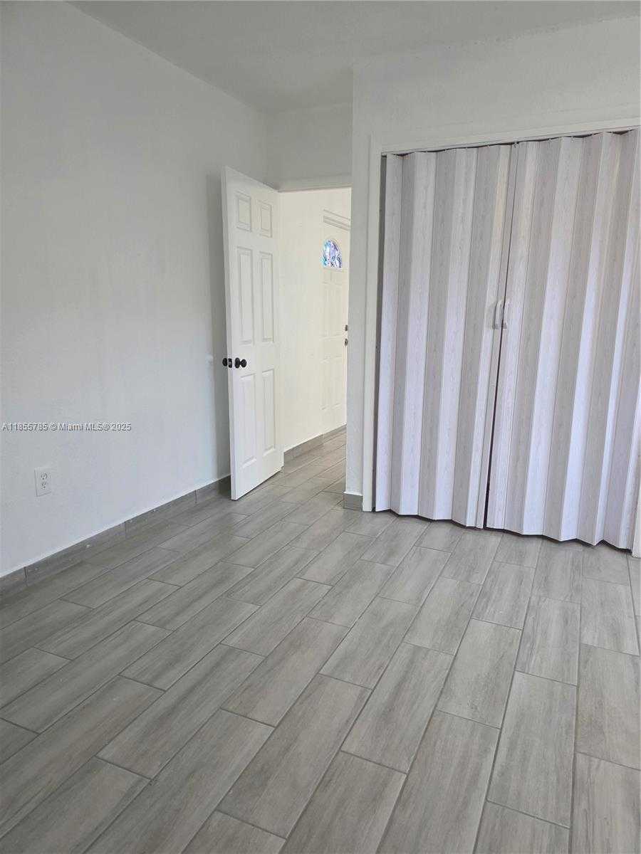 Small Image of 359 WEST 12TH ST #2, Hialeah Number 11