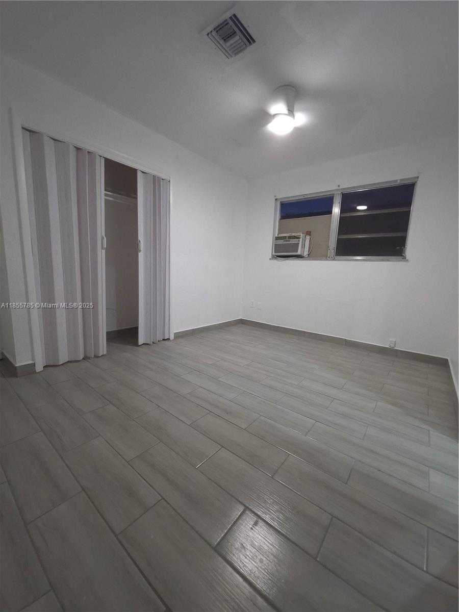 Small Image of 359 WEST 12TH ST #2, Hialeah Number 12