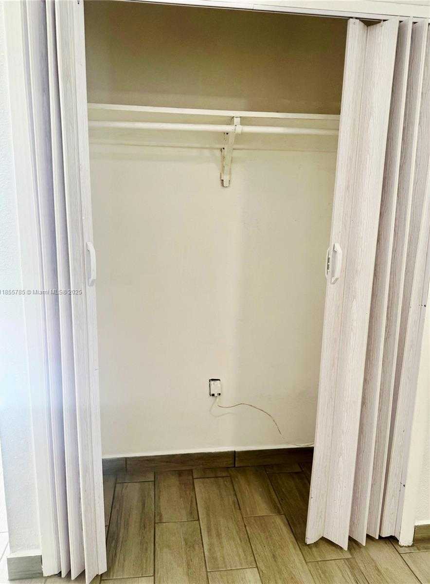 Small Image of 359 WEST 12TH ST #2, Hialeah Number 21