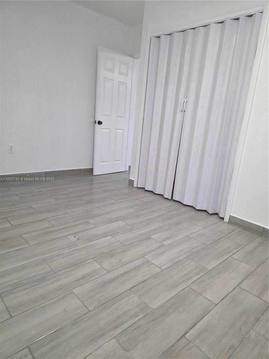 Small Image of 359 WEST 12TH ST #2, Hialeah Number 3