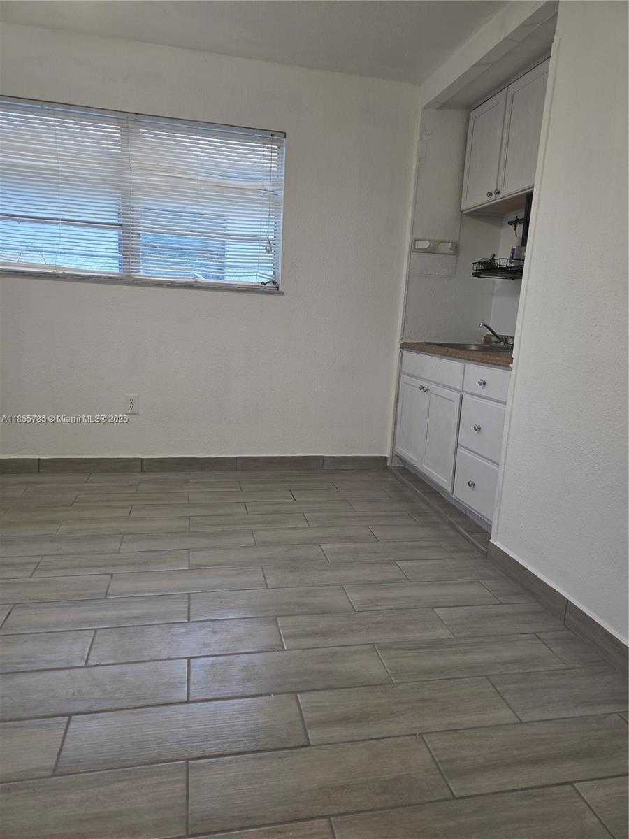 Small Image of 359 WEST 12TH ST #2, Hialeah Number 8