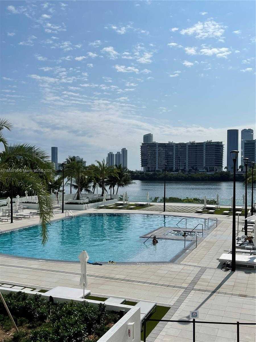 Small Image of 3301 NORTH EAST 183RD ST #307, Aventura Number 11